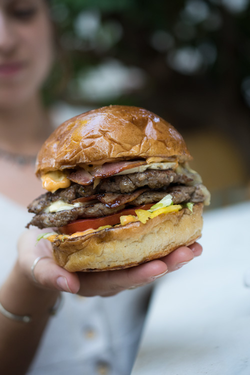 Burger στα Περδικιώτικα, Αίγινα
